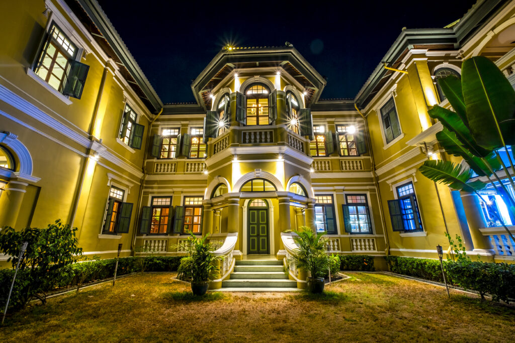 An image of a luxury home