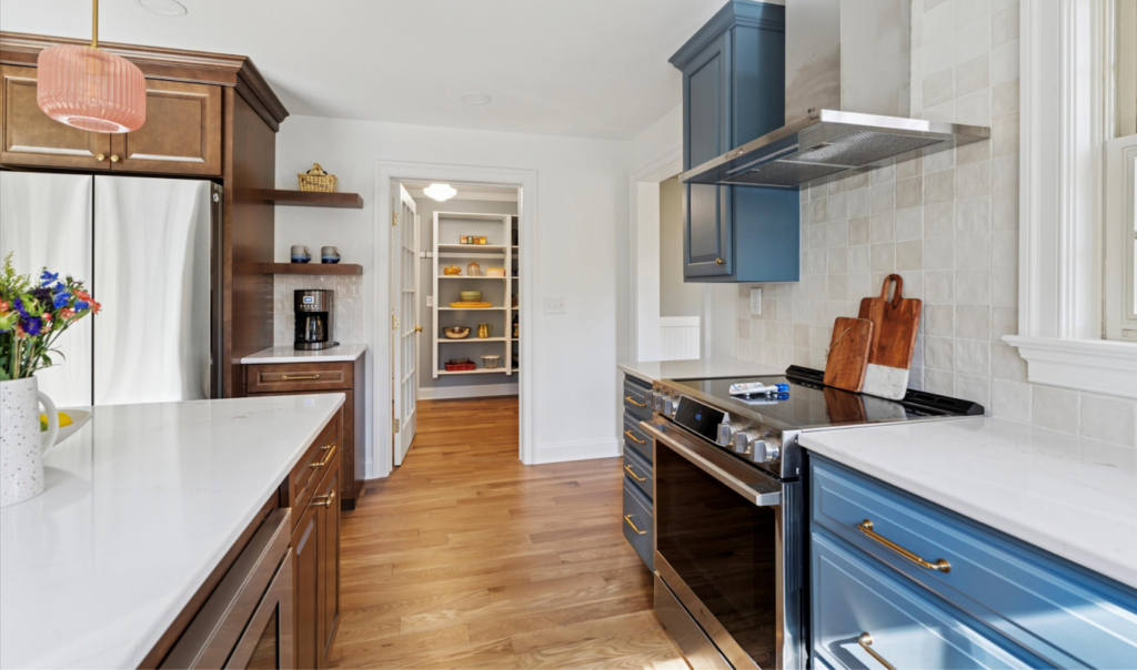 A luxury kitchen remodeled by Windle Design & Construction.